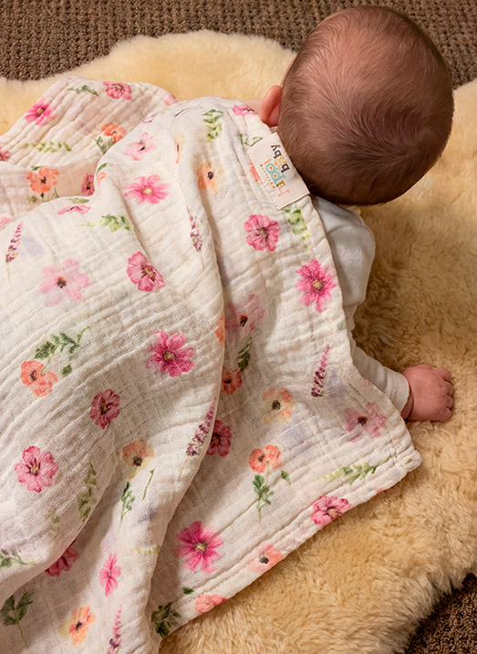 Hippi Menekşe Örtü